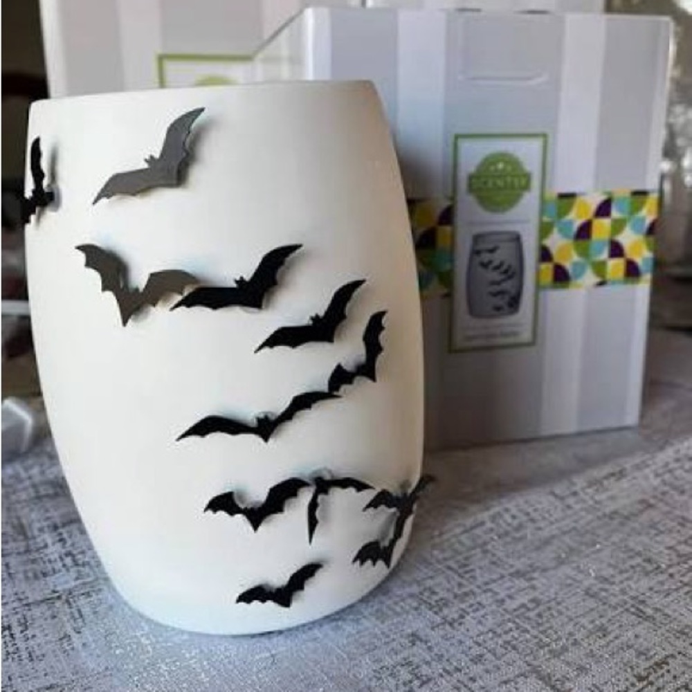 Scentsy Let’s Get Batty Warmer BNIB